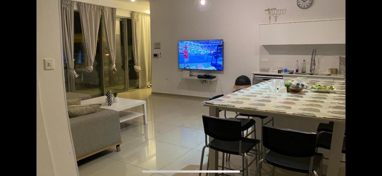Appartamento Stunning Penthouse With Sea Views And Private Heated Pool Eilat Esterno foto