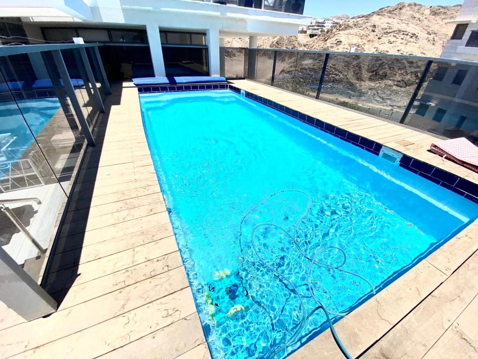 Appartamento Stunning Penthouse With Sea Views And Private Heated Pool Eilat Esterno foto