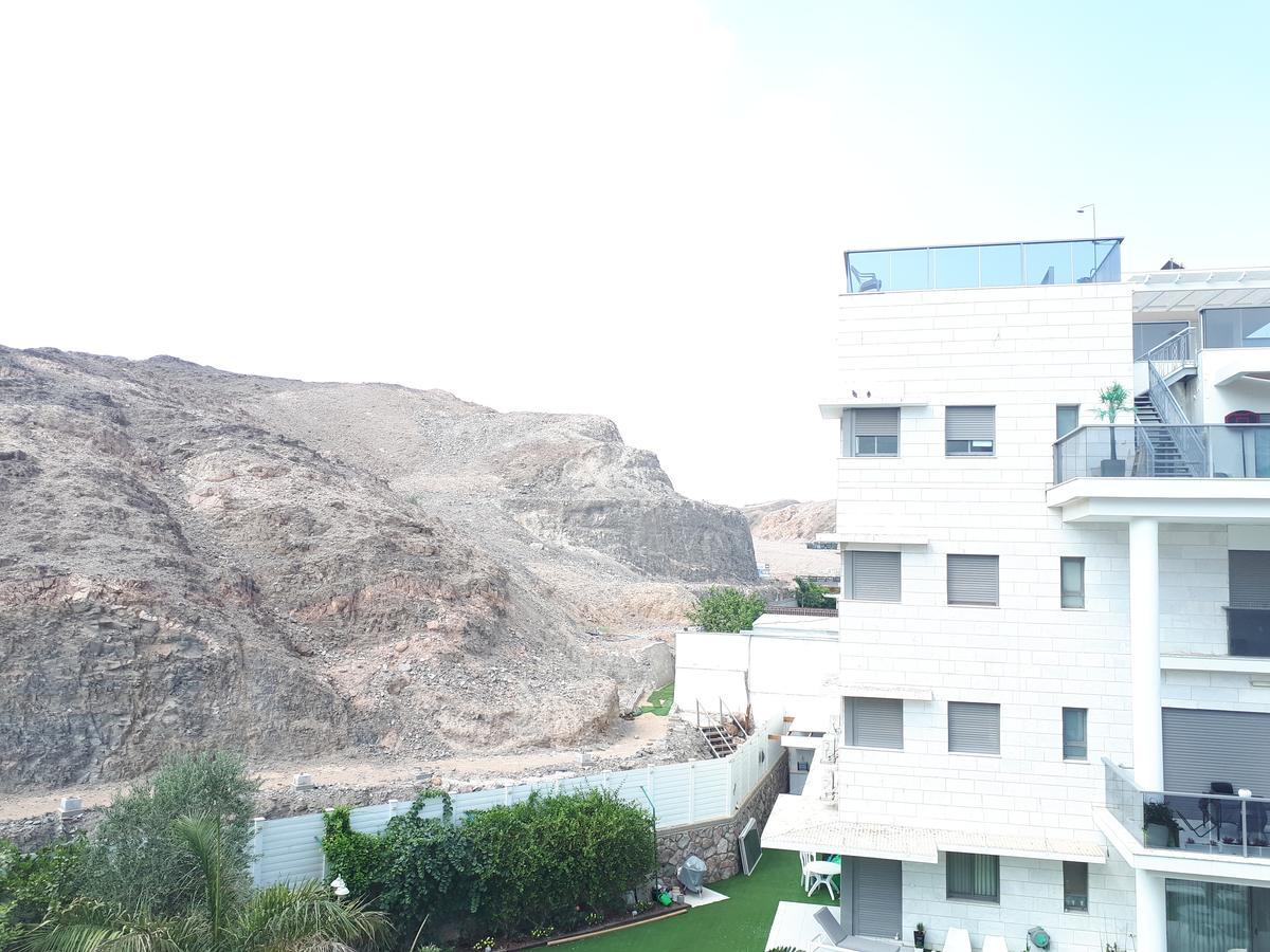 Appartamento Stunning Penthouse With Sea Views And Private Heated Pool Eilat Esterno foto